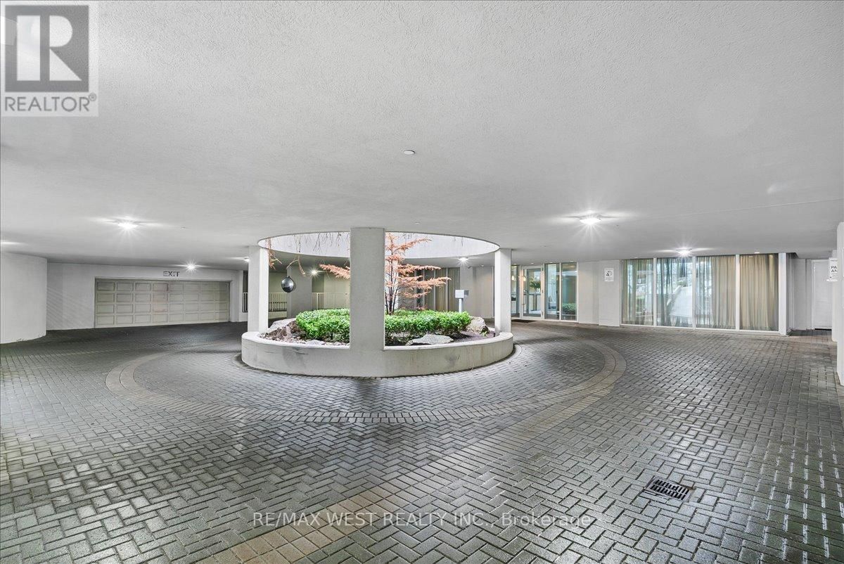 310 - 58 MARINE PARADE DRIVE Image 29