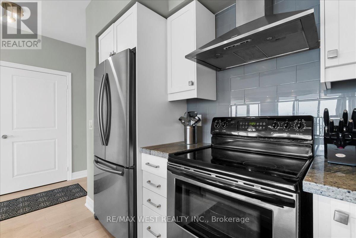 310 - 58 MARINE PARADE DRIVE Image 5