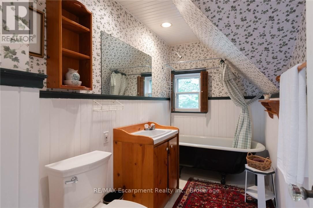 302 WILLIAM STREET Image 20