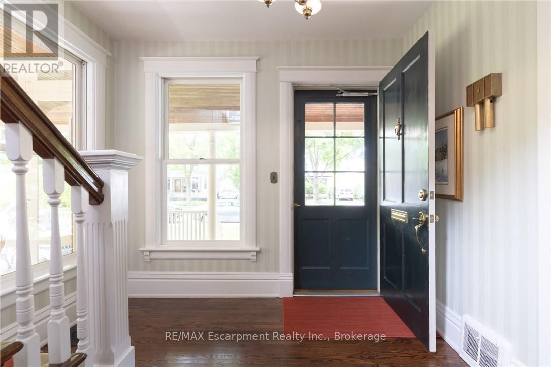 302 WILLIAM STREET Image 7