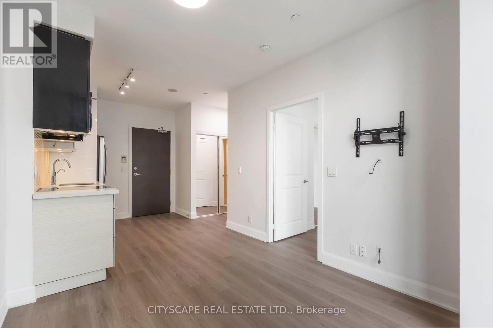 3405 - 33 SHORE BREEZE DRIVE Image 19