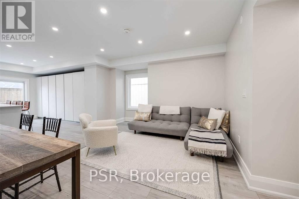 2 - 207 PERTH AVENUE Image 3