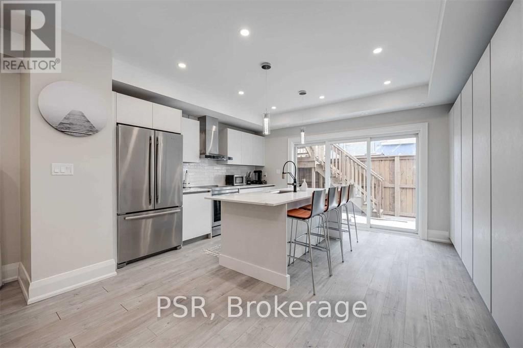 2 - 207 PERTH AVENUE Image 7