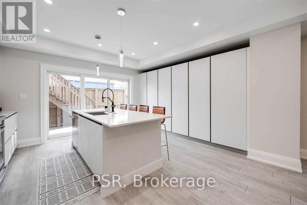 2 - 207 PERTH AVENUE Image 9