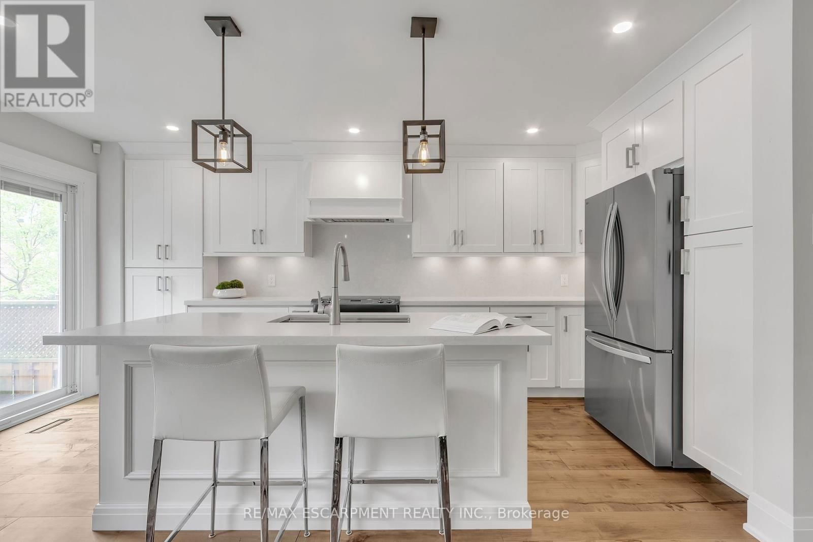 5118 TREE COURT Image 12