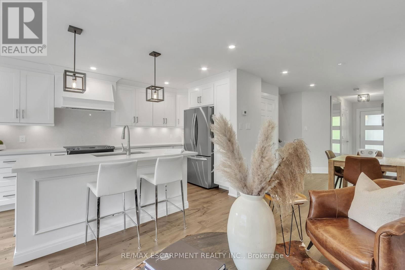 5118 TREE COURT Image 6