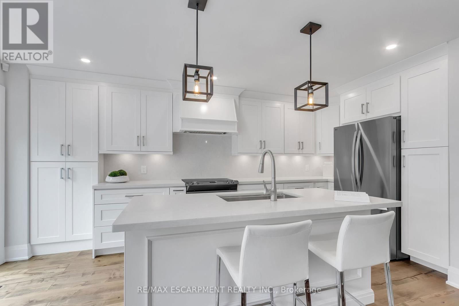 5118 TREE COURT Image 7