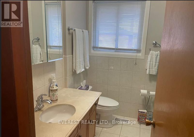 66 EVANS AVENUE Image 12