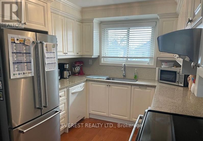 66 EVANS AVENUE Image 3