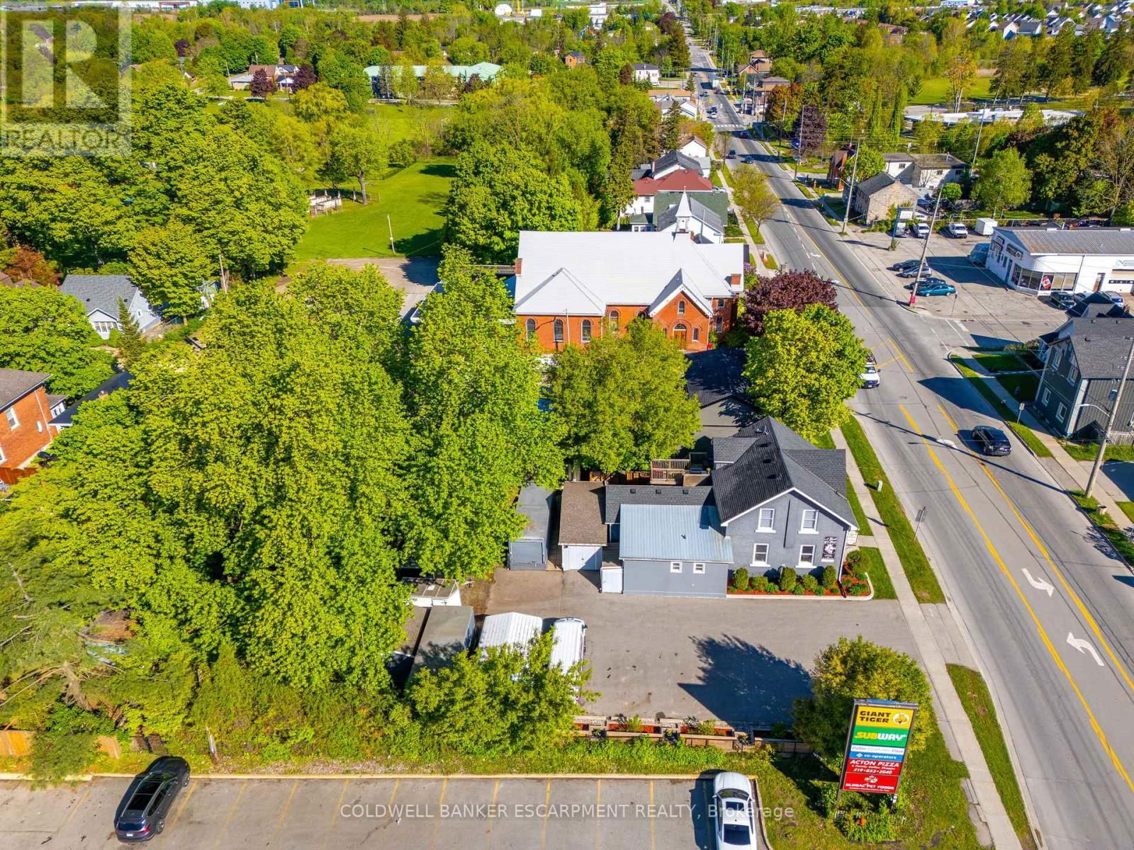 28 MAIN STREET NORTH Image 49