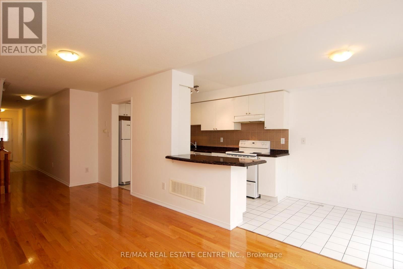 178 - 5255 PALMETTO PLACE Image 10