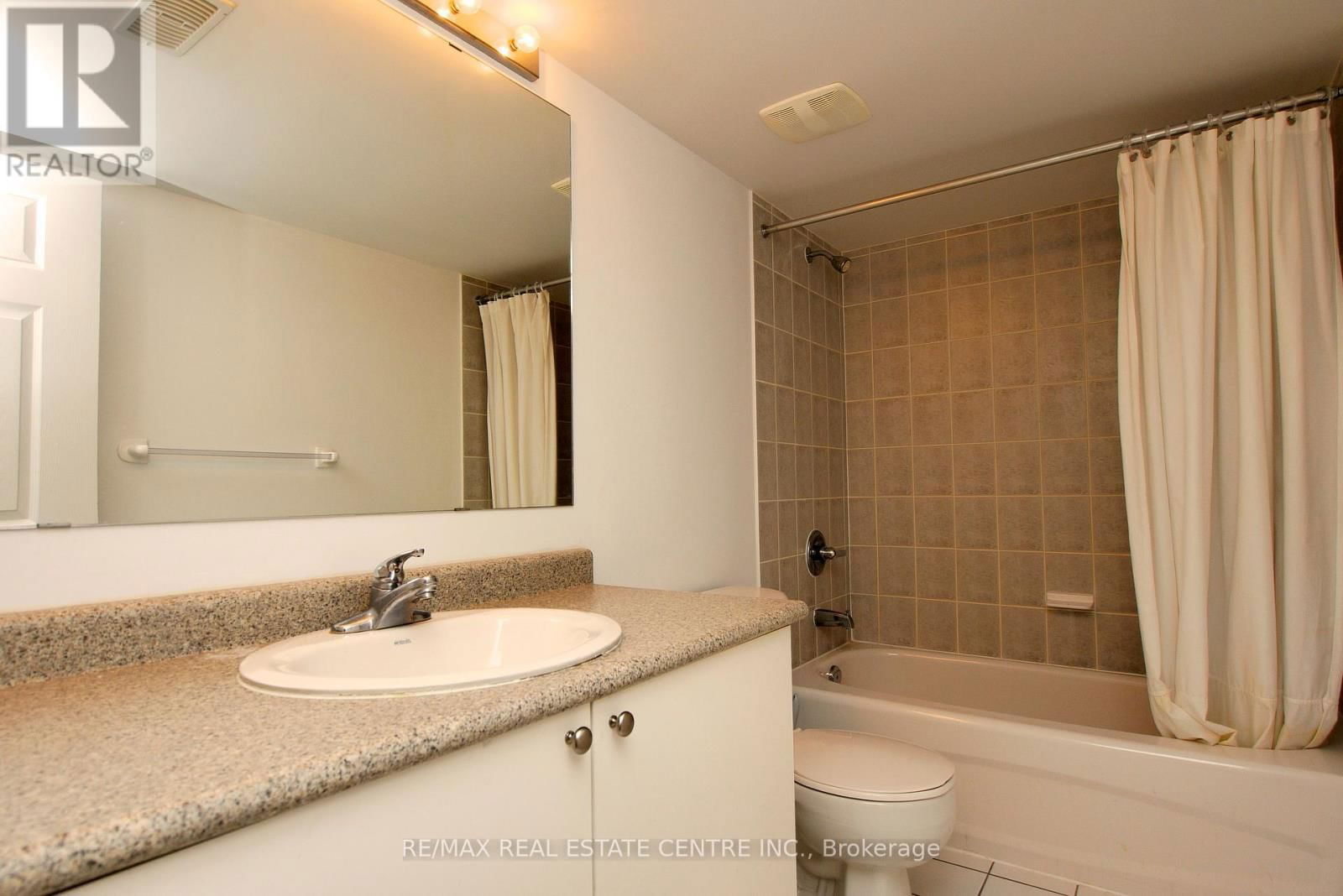 178 - 5255 PALMETTO PLACE Image 17