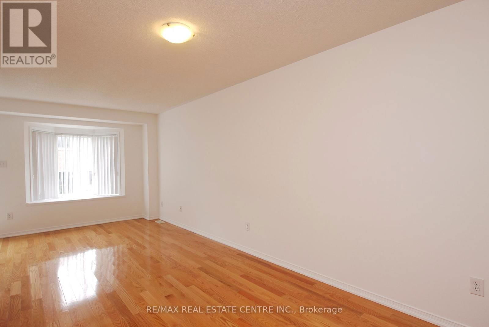 178 - 5255 PALMETTO PLACE Image 3