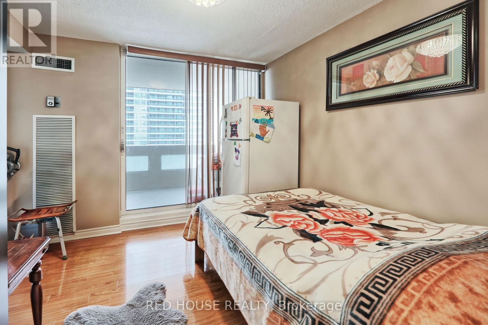705 - 3590 KANEFF CRESCENT Image 27