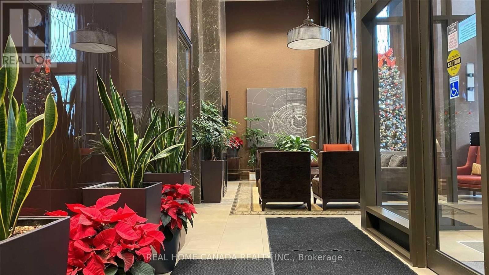 1305 - 385 PRINCE OF WALES DRIVE Image 2