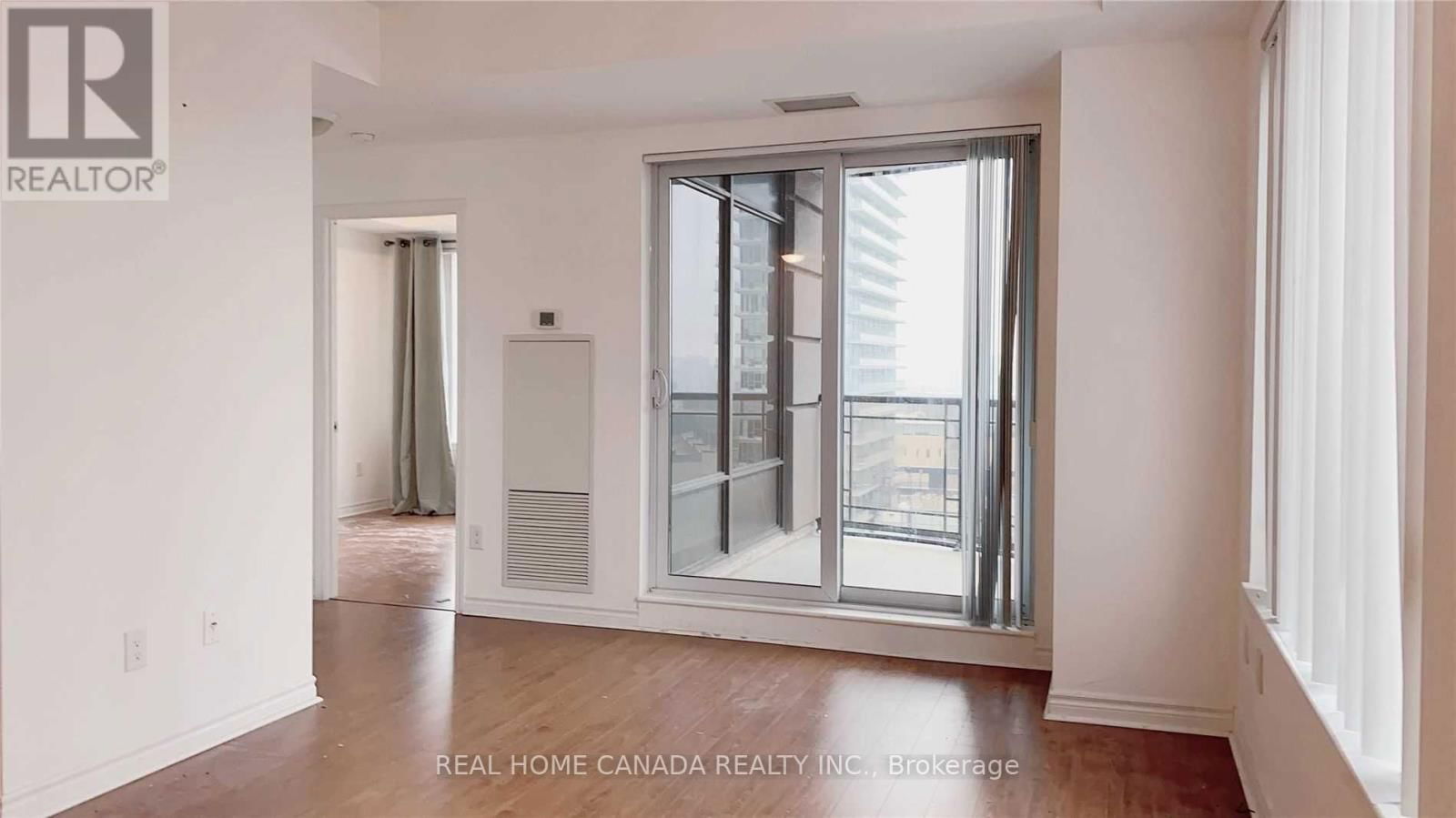 1305 - 385 PRINCE OF WALES DRIVE Image 5