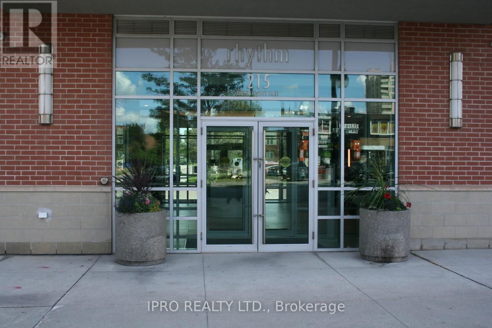 2001 - 215 QUEEN STREET EAST Image 6