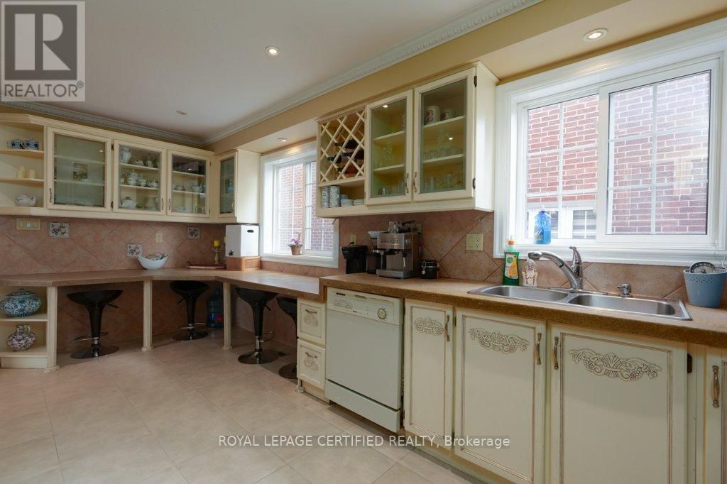 26 MADRID CRESCENT Image 17