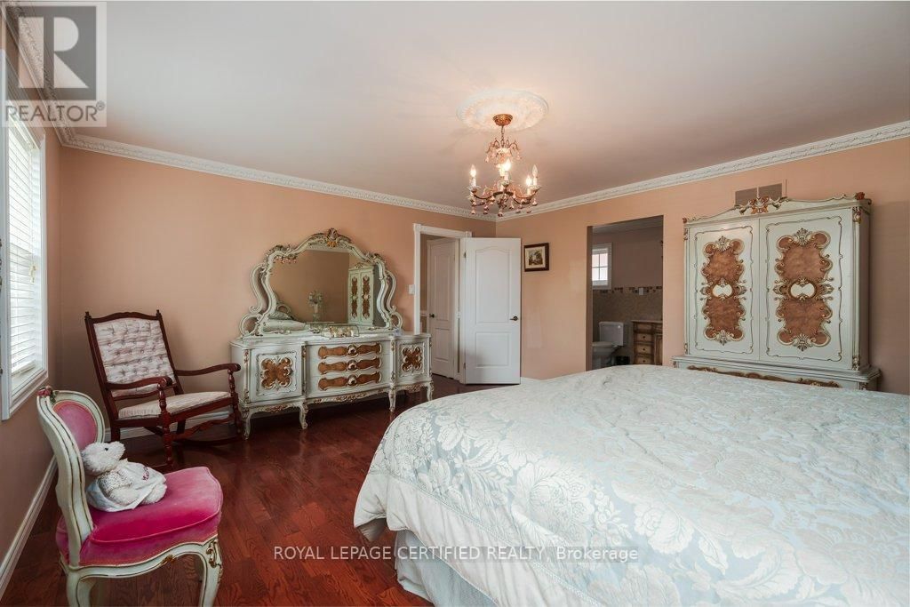 26 MADRID CRESCENT Image 24