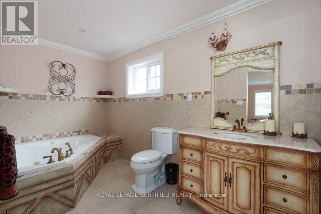 26 MADRID CRESCENT Image 25