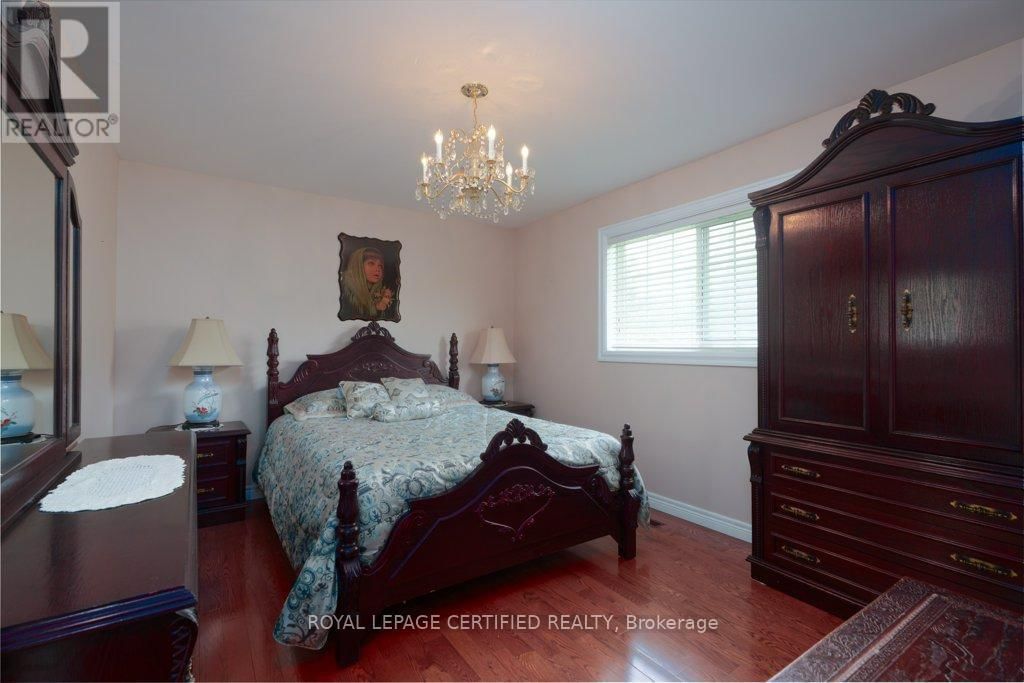 26 MADRID CRESCENT Image 27