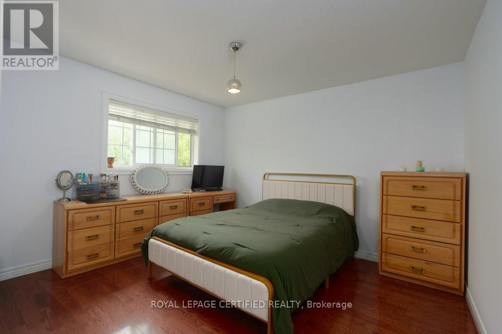 26 MADRID CRESCENT Image 28