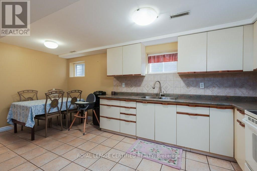 26 MADRID CRESCENT Image 33