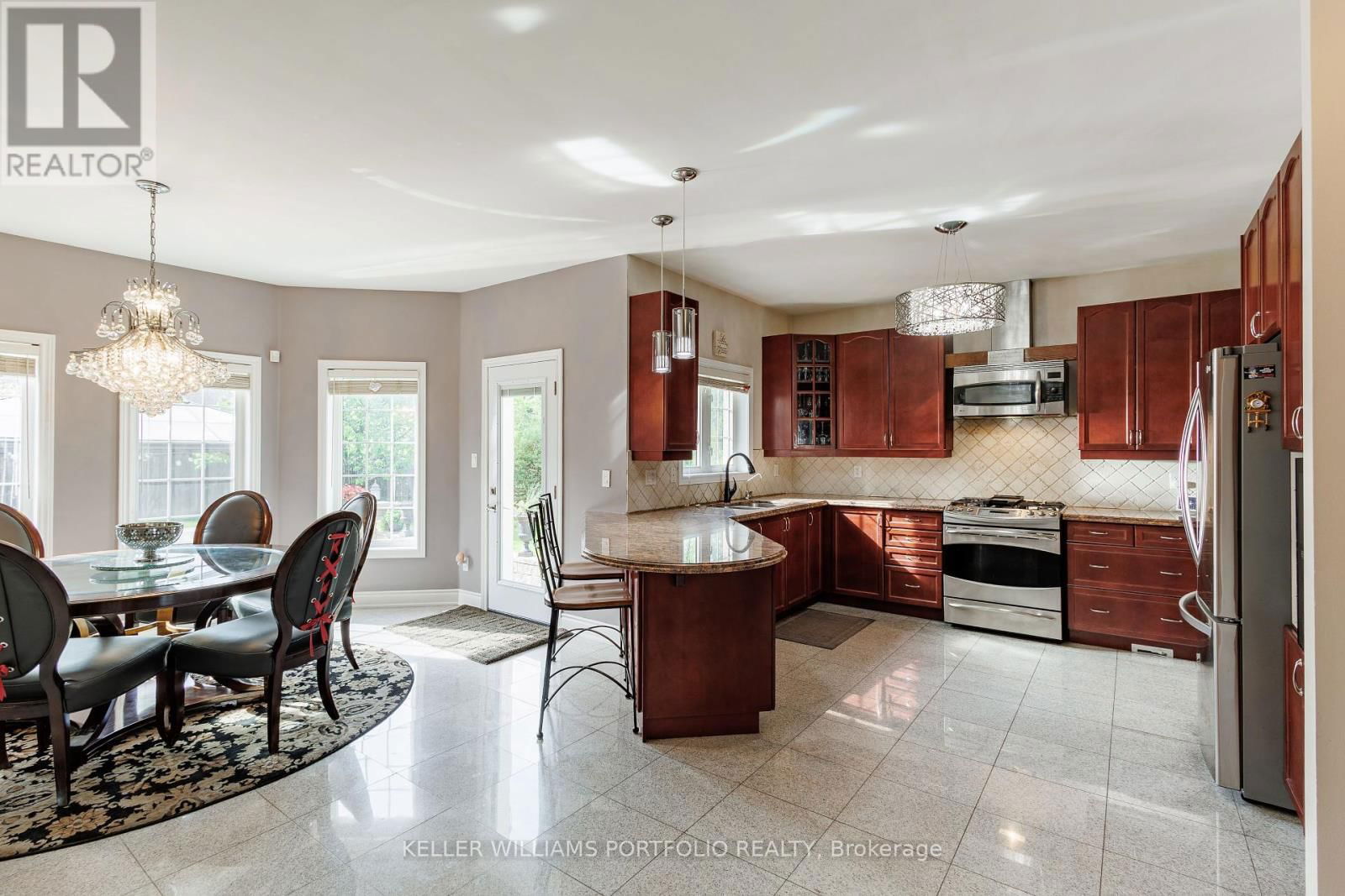 26 LOUVAIN DRIVE Image 12