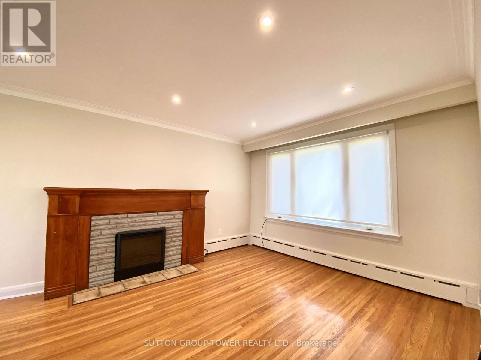 53 VENN CRESCENT Image 3