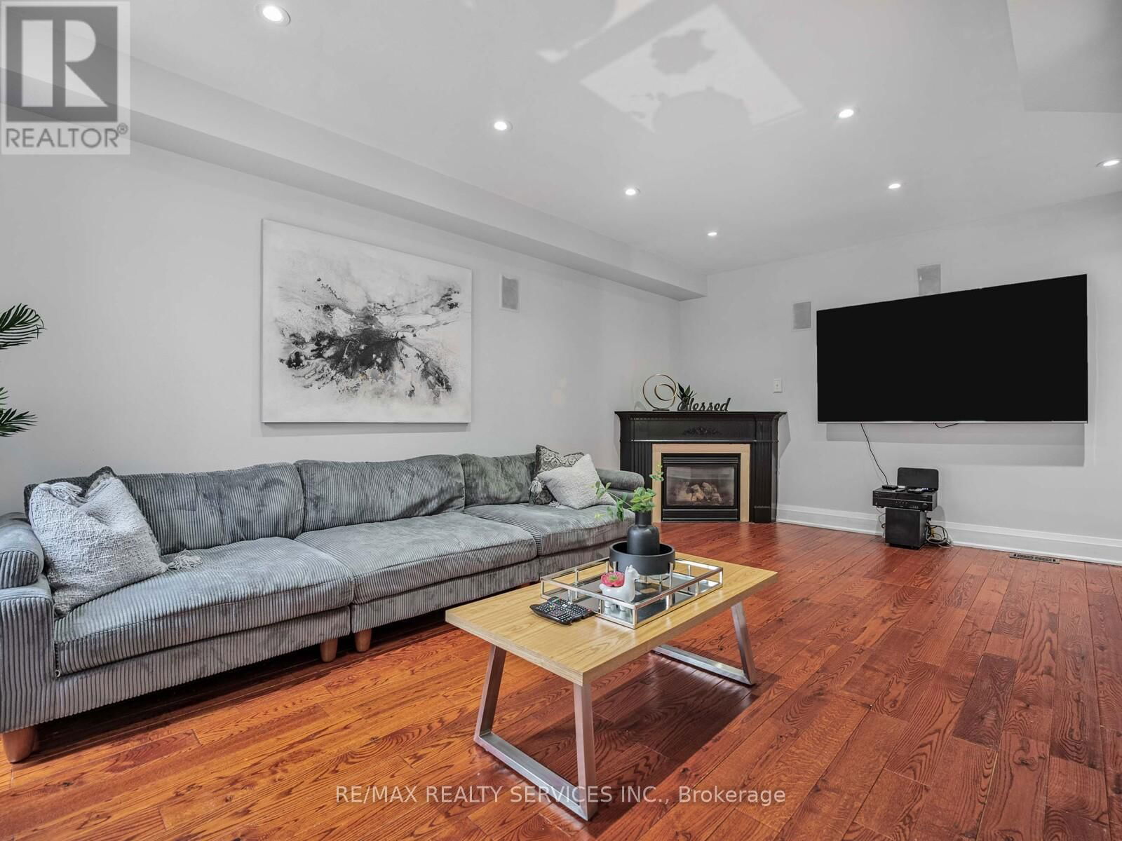 242 MILKWEED WAY Image 11
