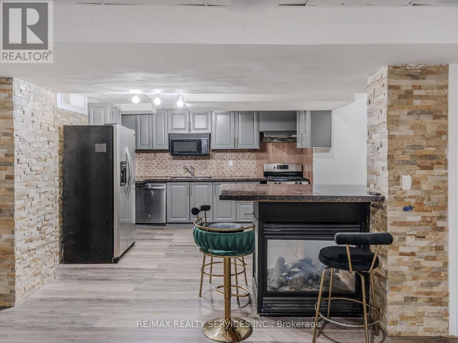 242 MILKWEED WAY Image 36