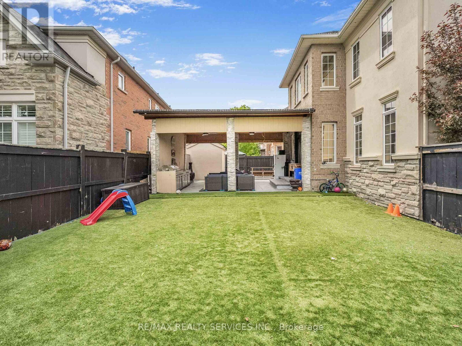 242 MILKWEED WAY Image 40