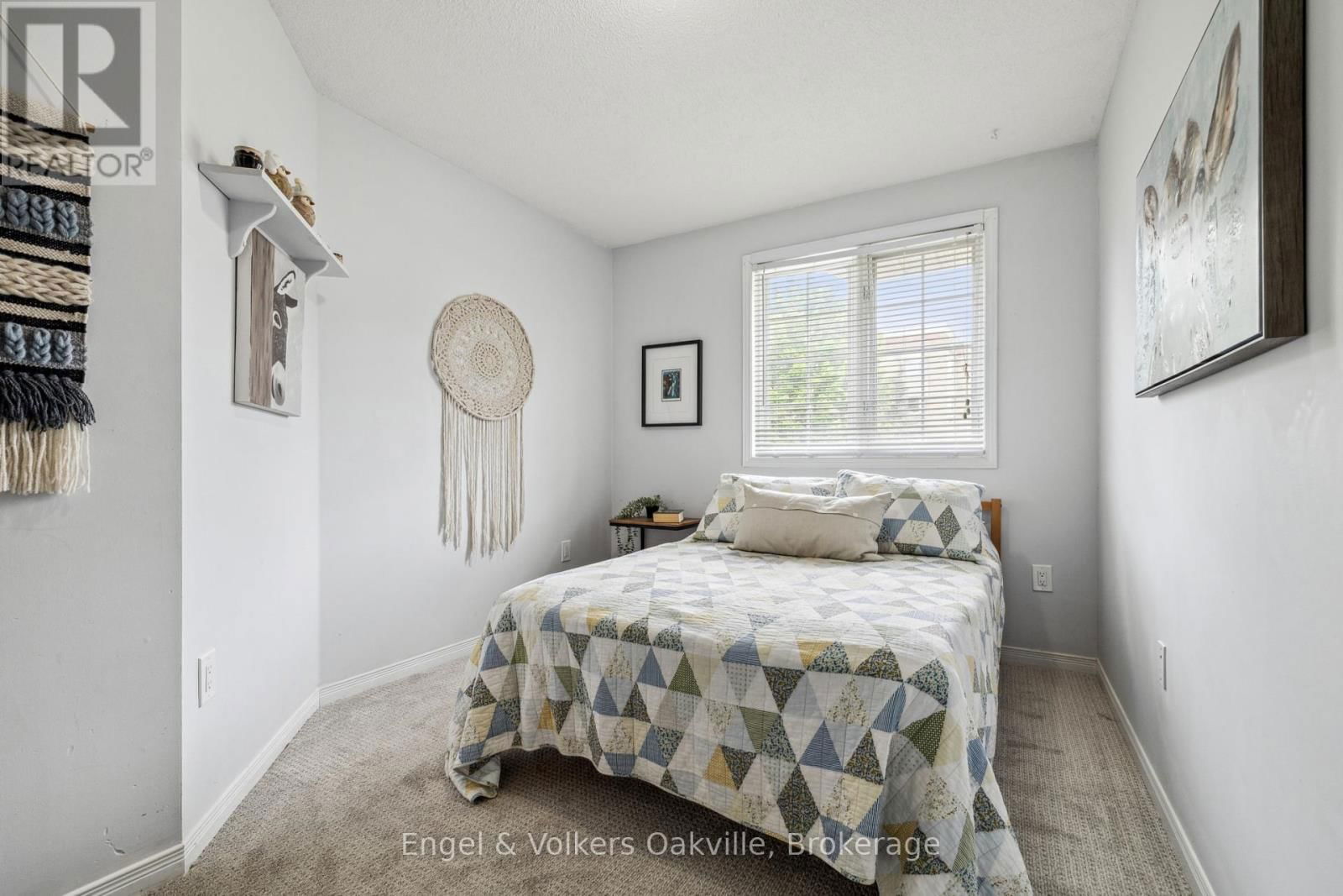 15 - 2015 CLEAVER AVENUE Image 19