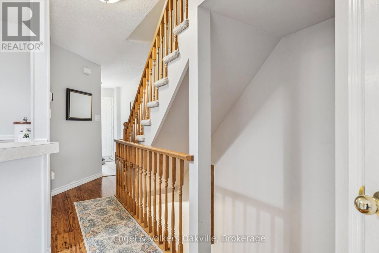 15 - 2015 CLEAVER AVENUE Image 26