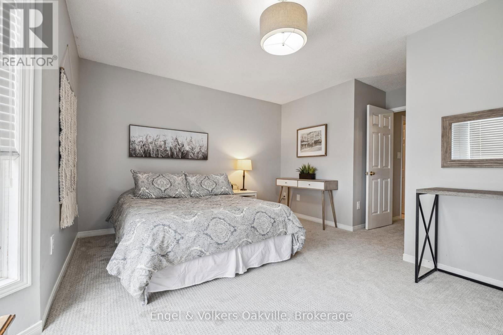 15 - 2015 CLEAVER AVENUE Image 28