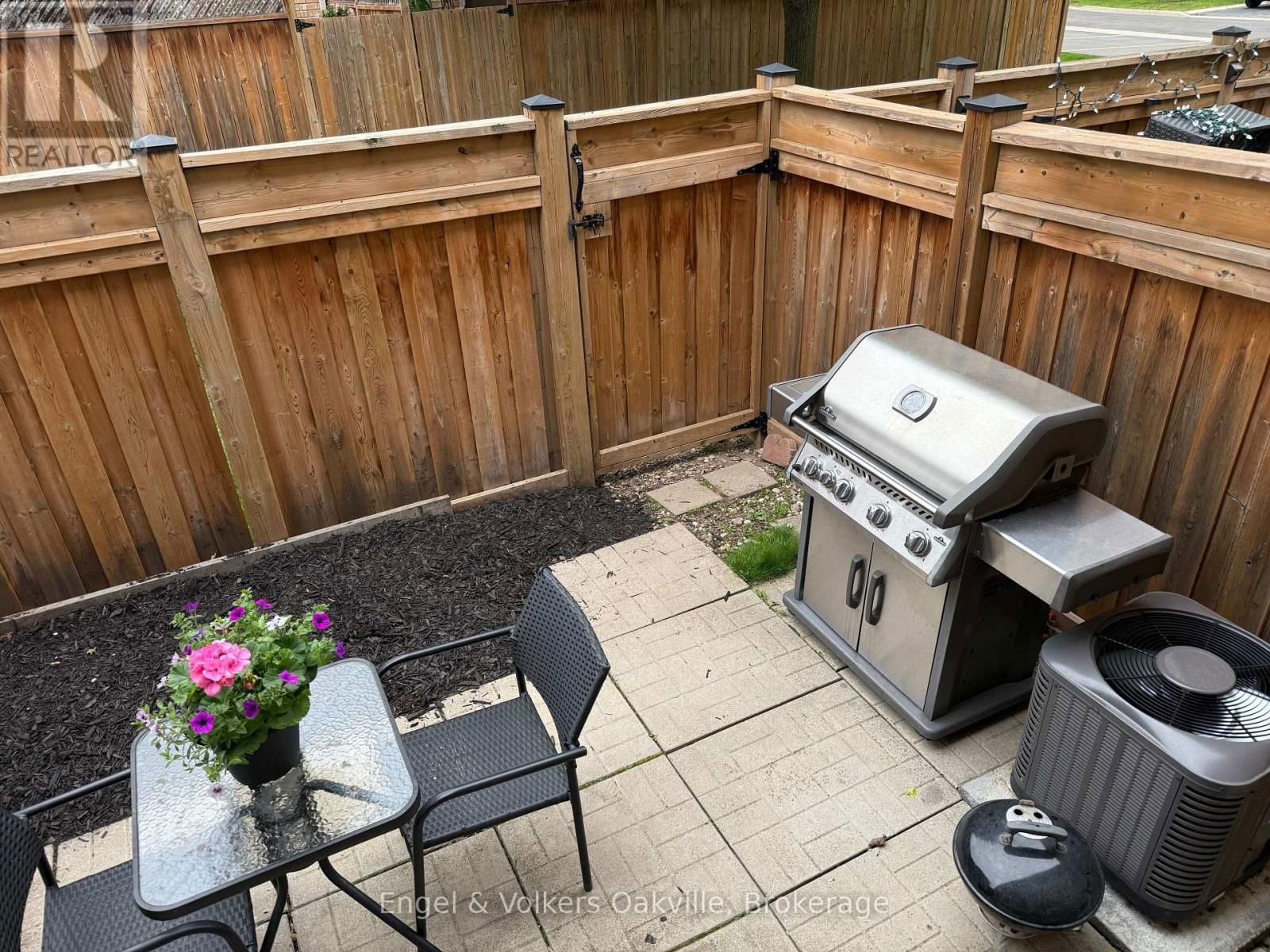 15 - 2015 CLEAVER AVENUE Image 32