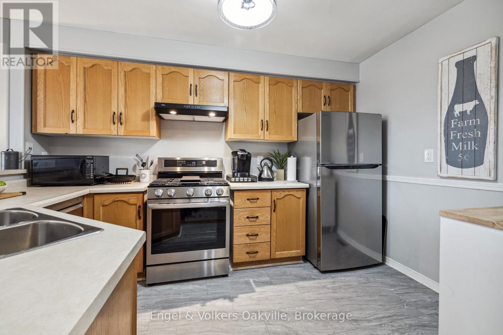 15 - 2015 CLEAVER AVENUE Image 5