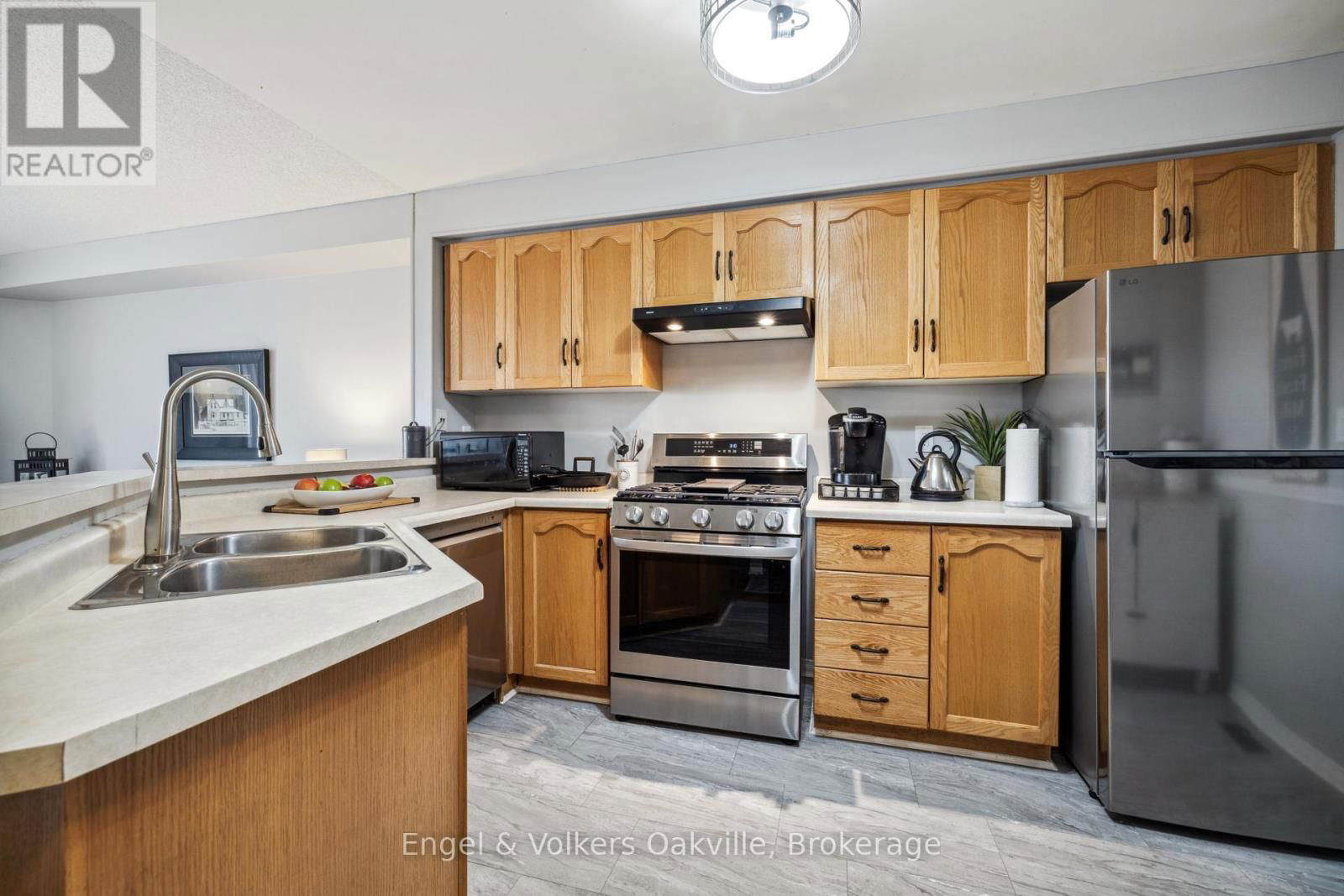 15 - 2015 CLEAVER AVENUE Image 7