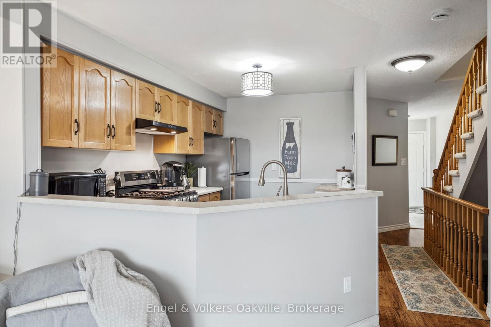 15 - 2015 CLEAVER AVENUE Image 9