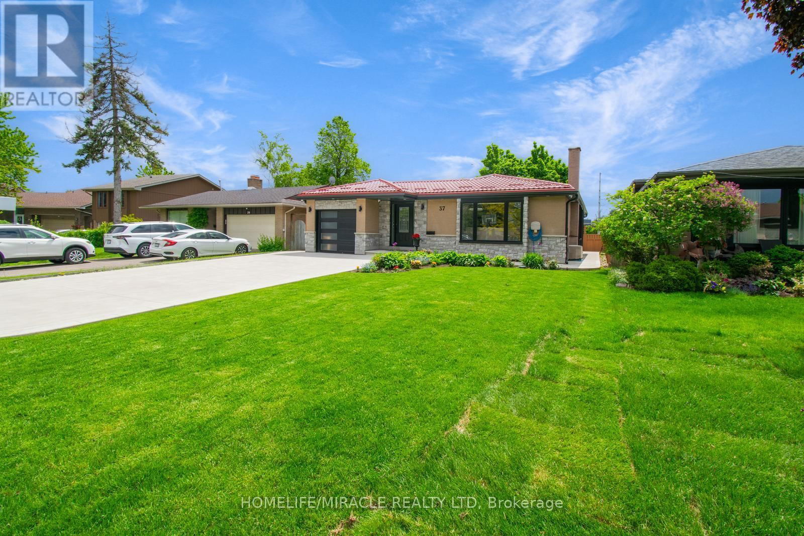 37 GLENORA CRESCENT Image 1