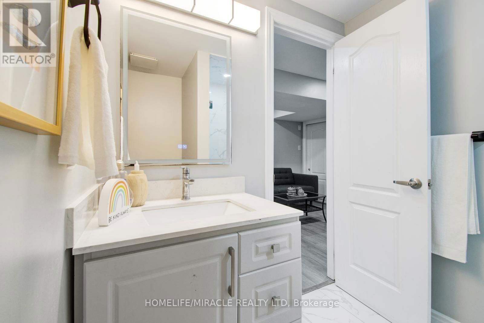 37 GLENORA CRESCENT Image 18