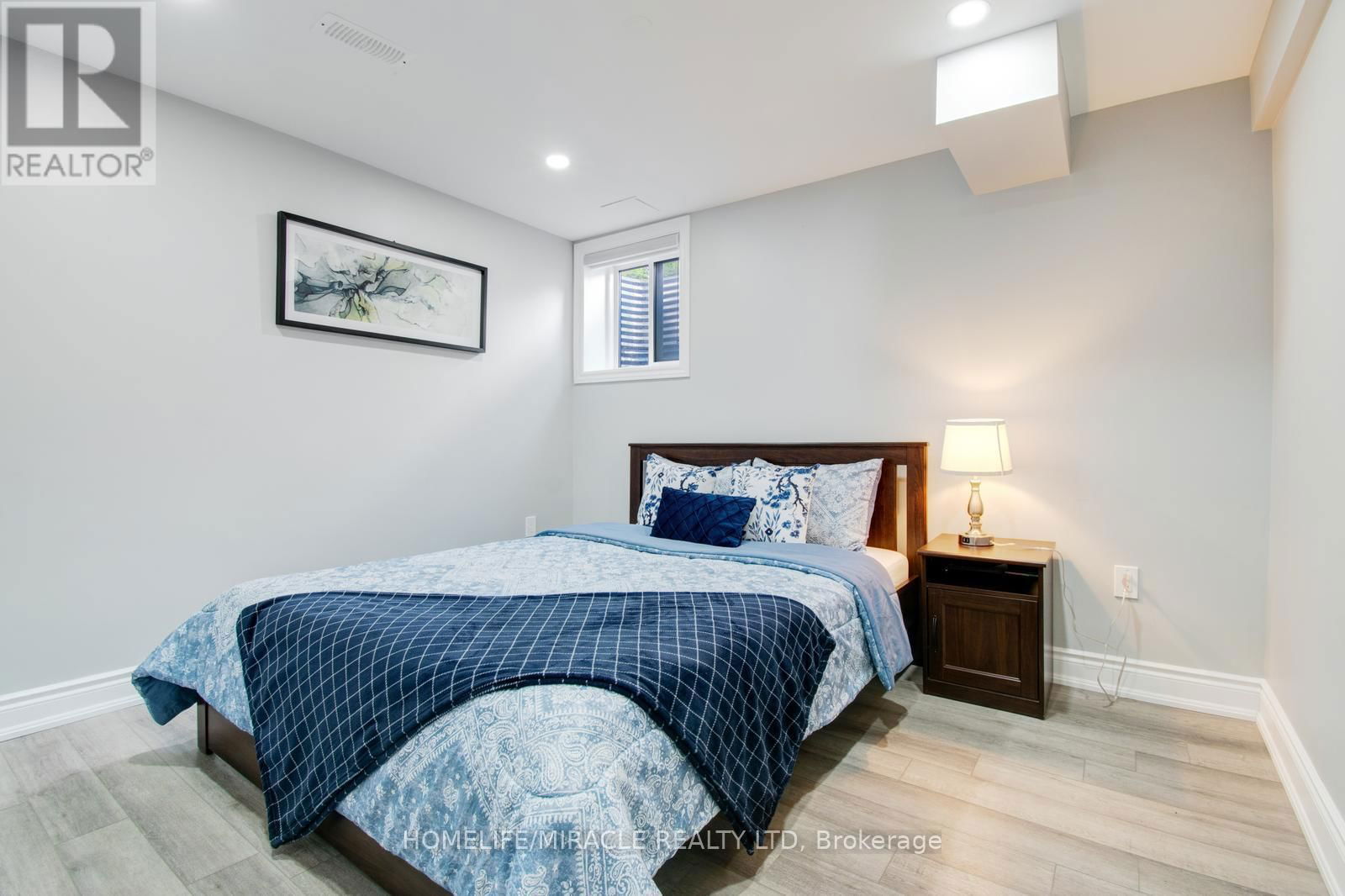 37 GLENORA CRESCENT Image 19
