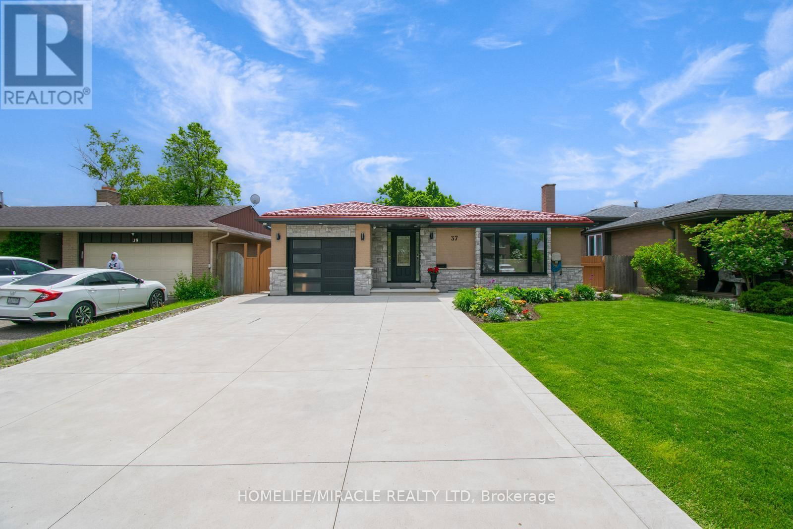 37 GLENORA CRESCENT Image 2