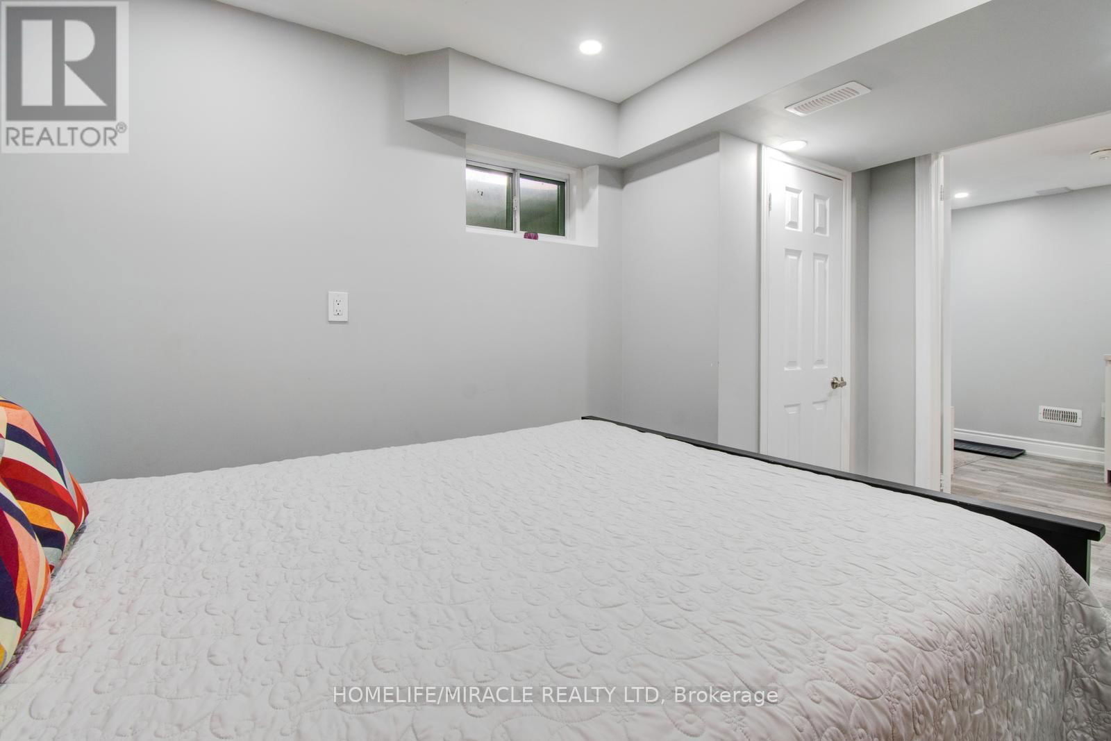 37 GLENORA CRESCENT Image 25