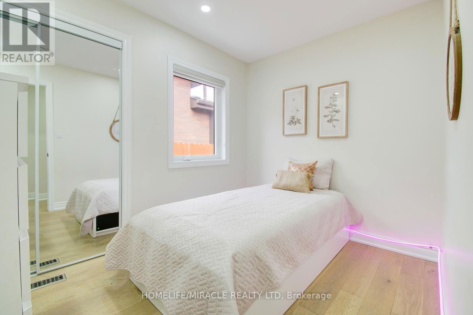 37 GLENORA CRESCENT Image 35