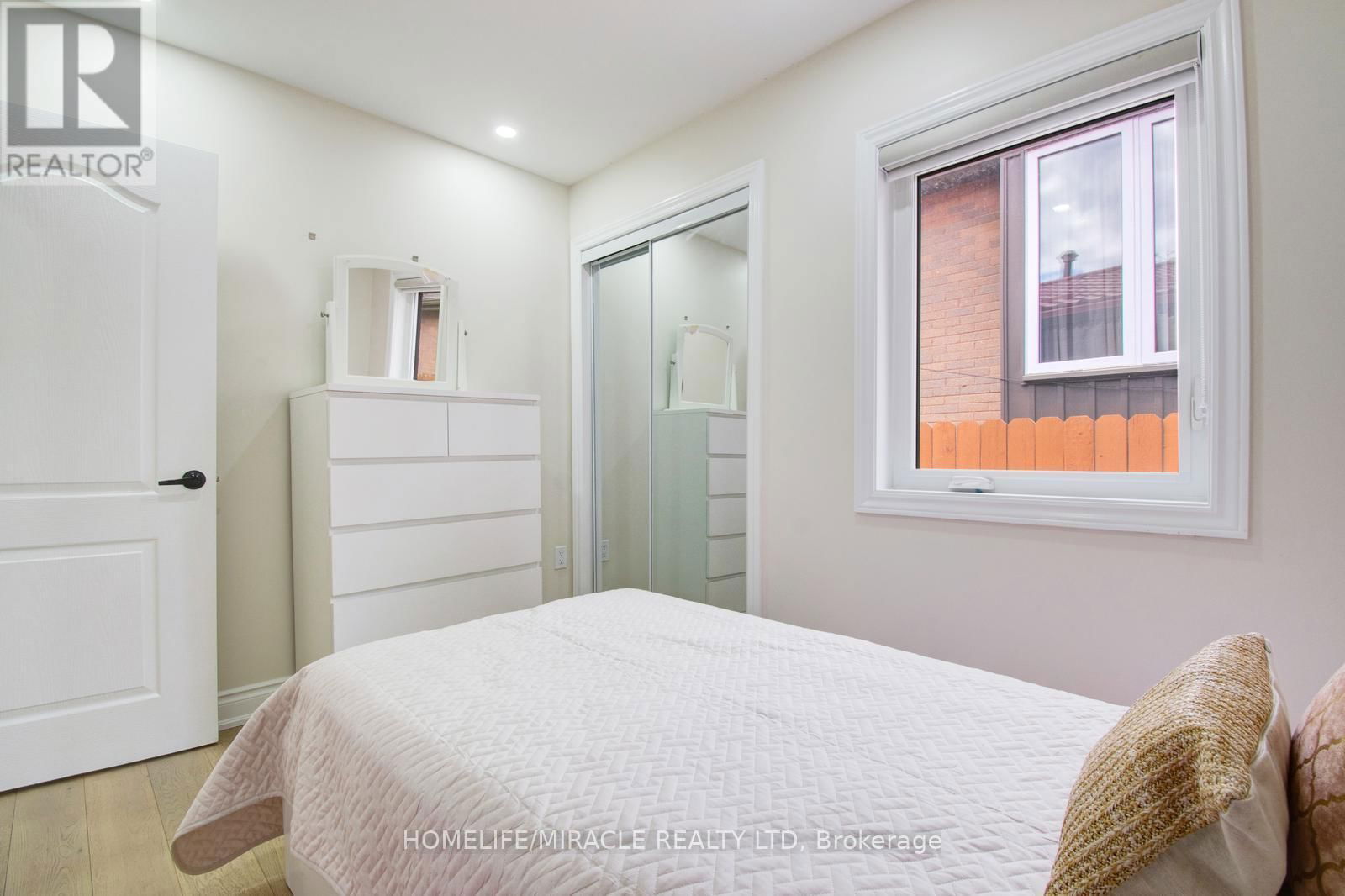 37 GLENORA CRESCENT Image 36