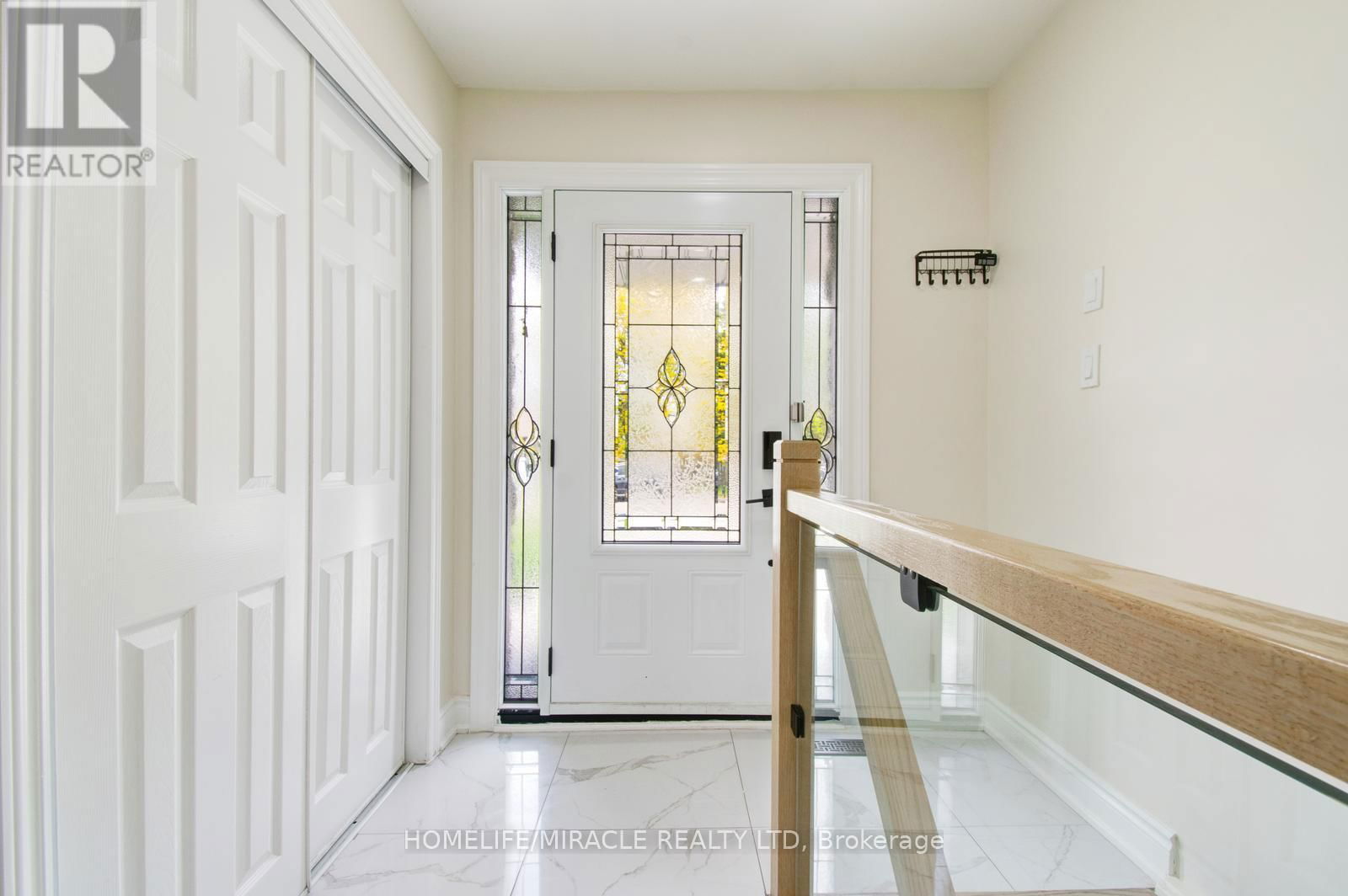 37 GLENORA CRESCENT Image 4