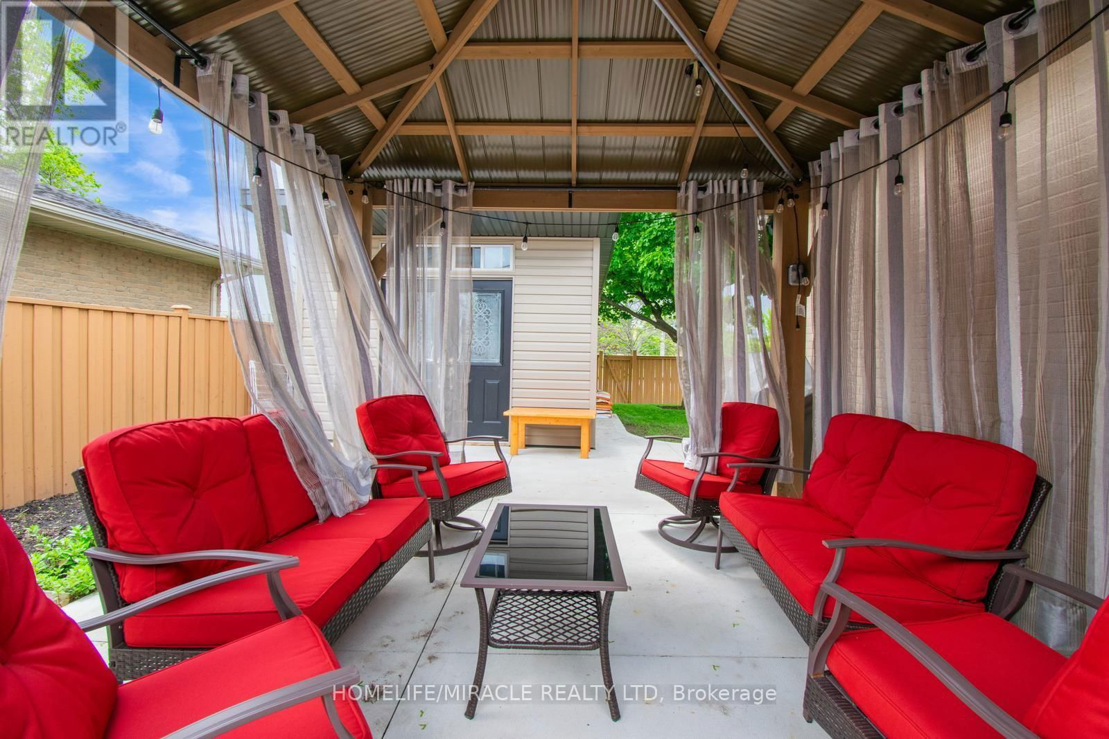 37 GLENORA CRESCENT Image 46