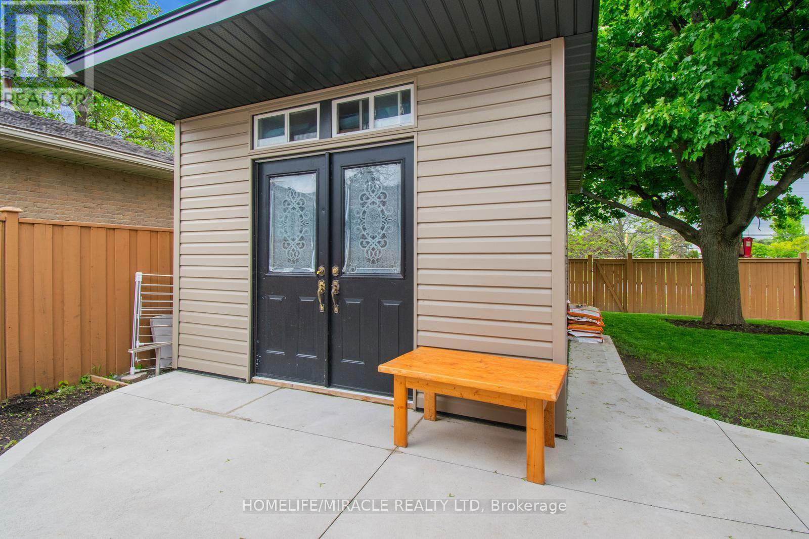 37 GLENORA CRESCENT Image 47