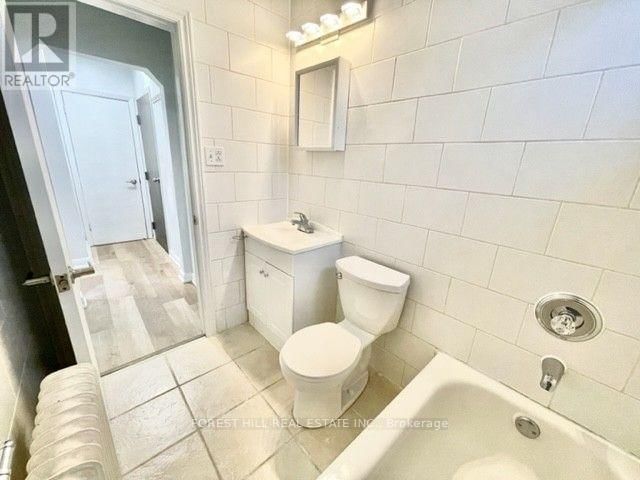 4 - 42 EMERALD CRESCENT Image 14